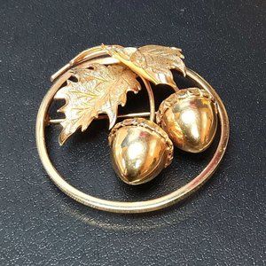 Vintage gold tone Giovanni acorn brooch